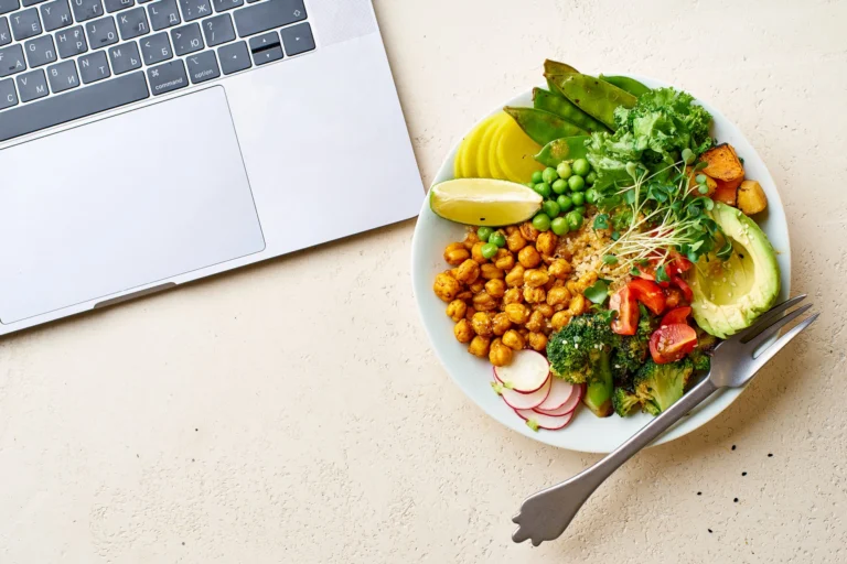 How to Host an Employee Appreciation Virtual Lunch