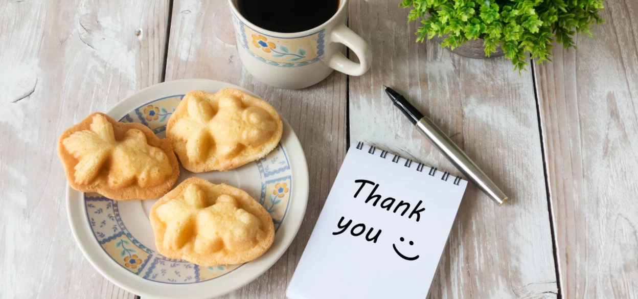 Thank you note with cookies