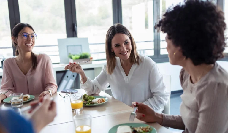 6 Reasons to Treat Employees to a Free Lunch